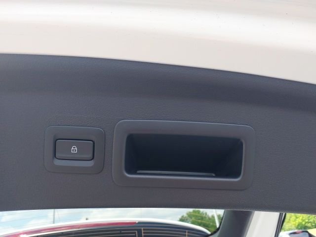 Used 2026 White Mazda 2.5 S Select image 18