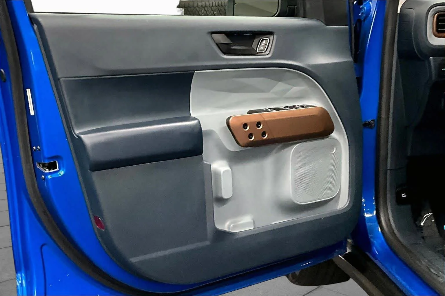 Used 2022 Velocity Blue Metallic Ford Lariat image 21