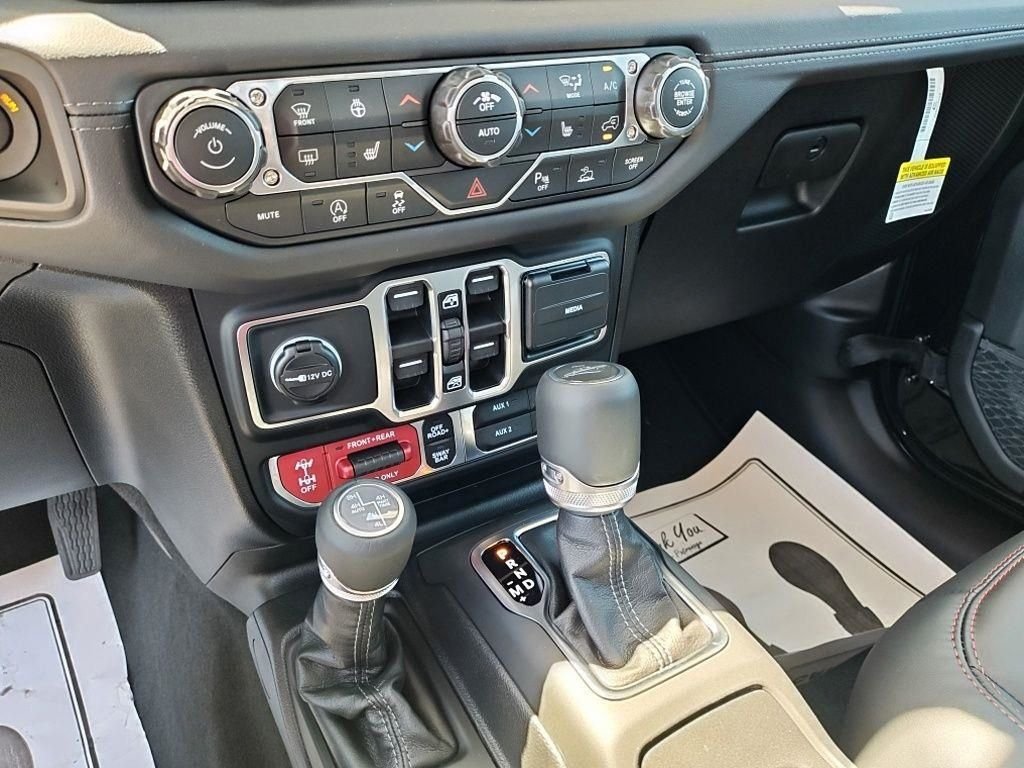 New 2026 Black Clearcoat Jeep Rubicon X image 27