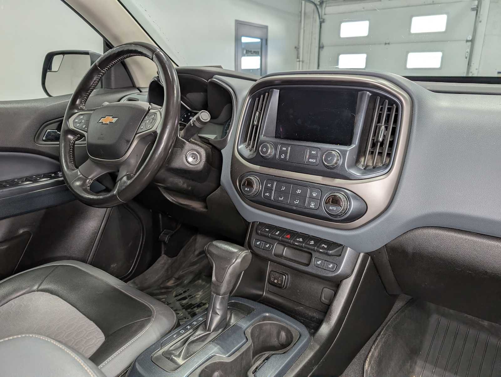 Used 2019 Kinetic Blue Metallic Chevrolet 4WD Z71 image 43
