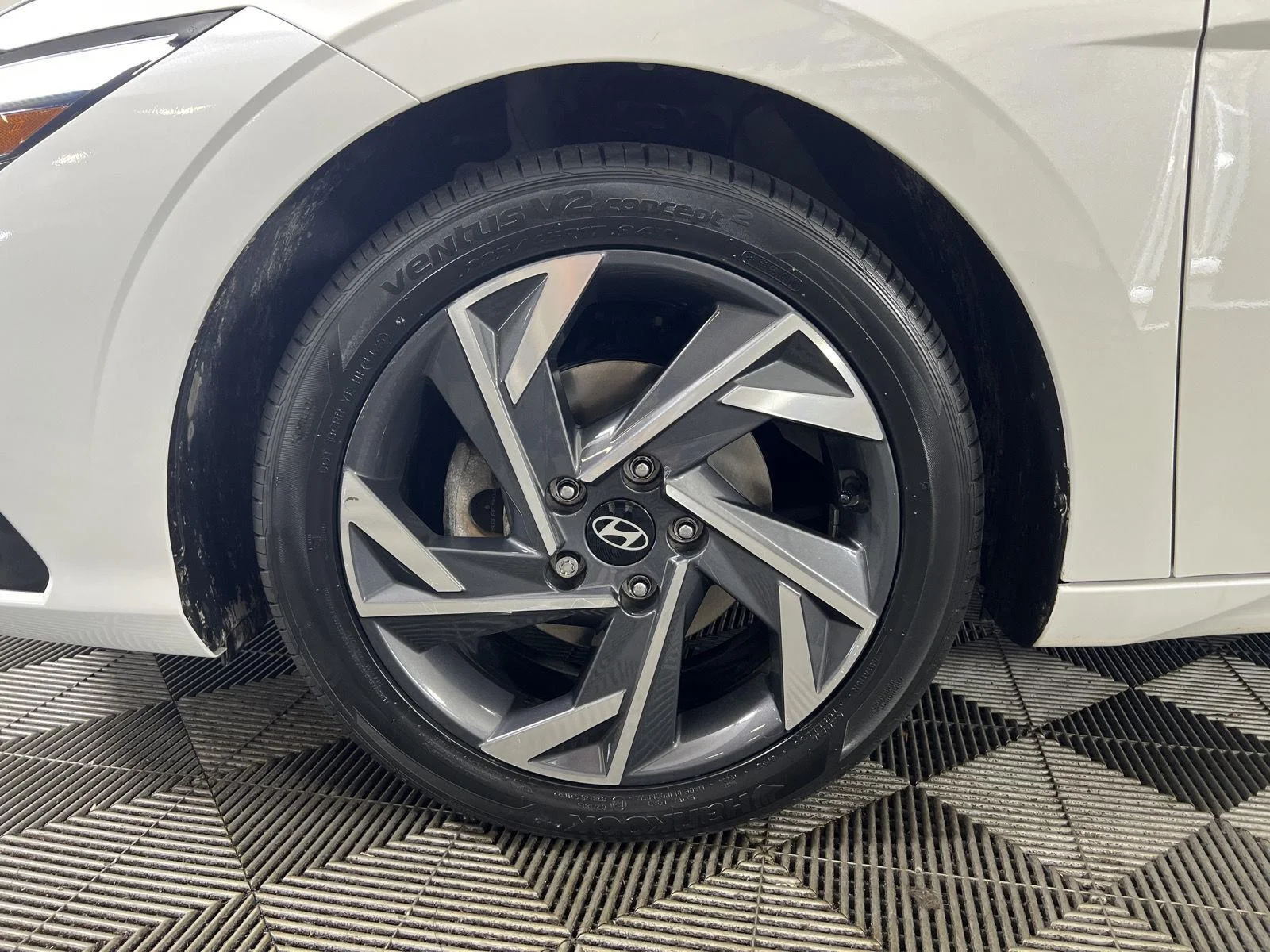 Used 2024 Serenity White Hyundai SEL image 32