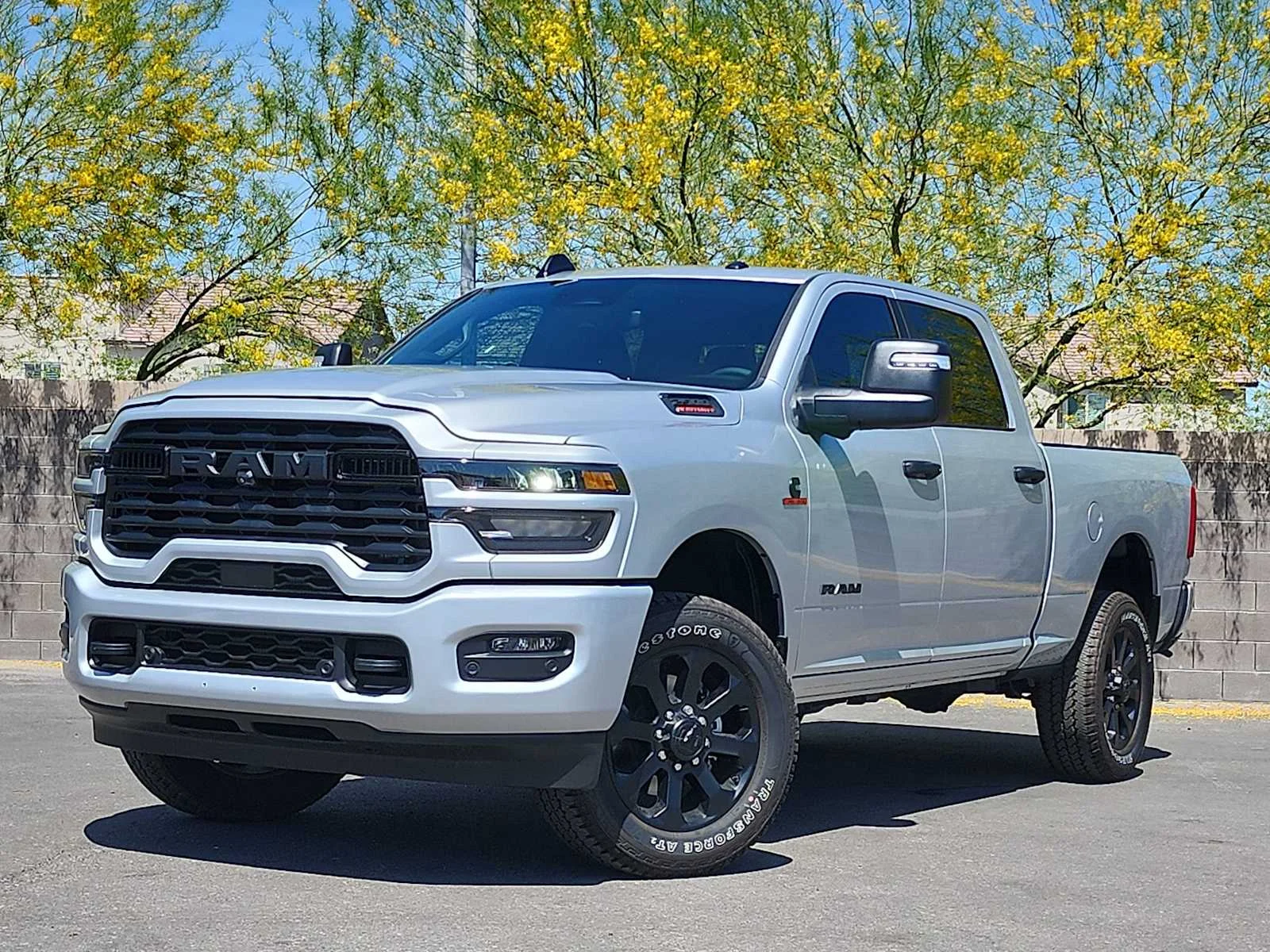 New 2026 Silver-Zynith Exterior Paint RAM Big Horn image 31