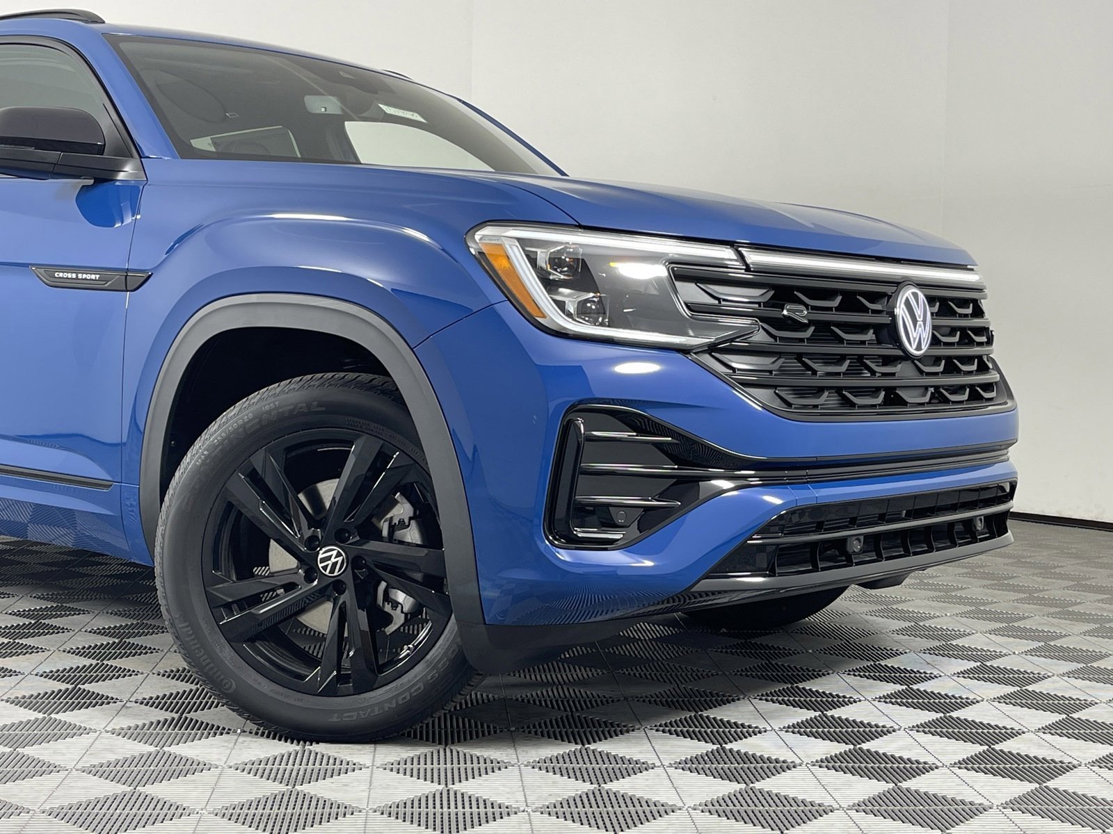 2025 Volkswagen Atlas Cross Sport SEL R-LINE - Photo 5