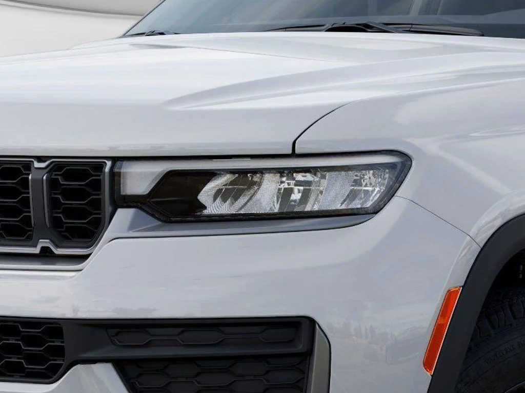 New 2026 Bright White Clear-Coat Exterior Paint Jeep Altitude image 10