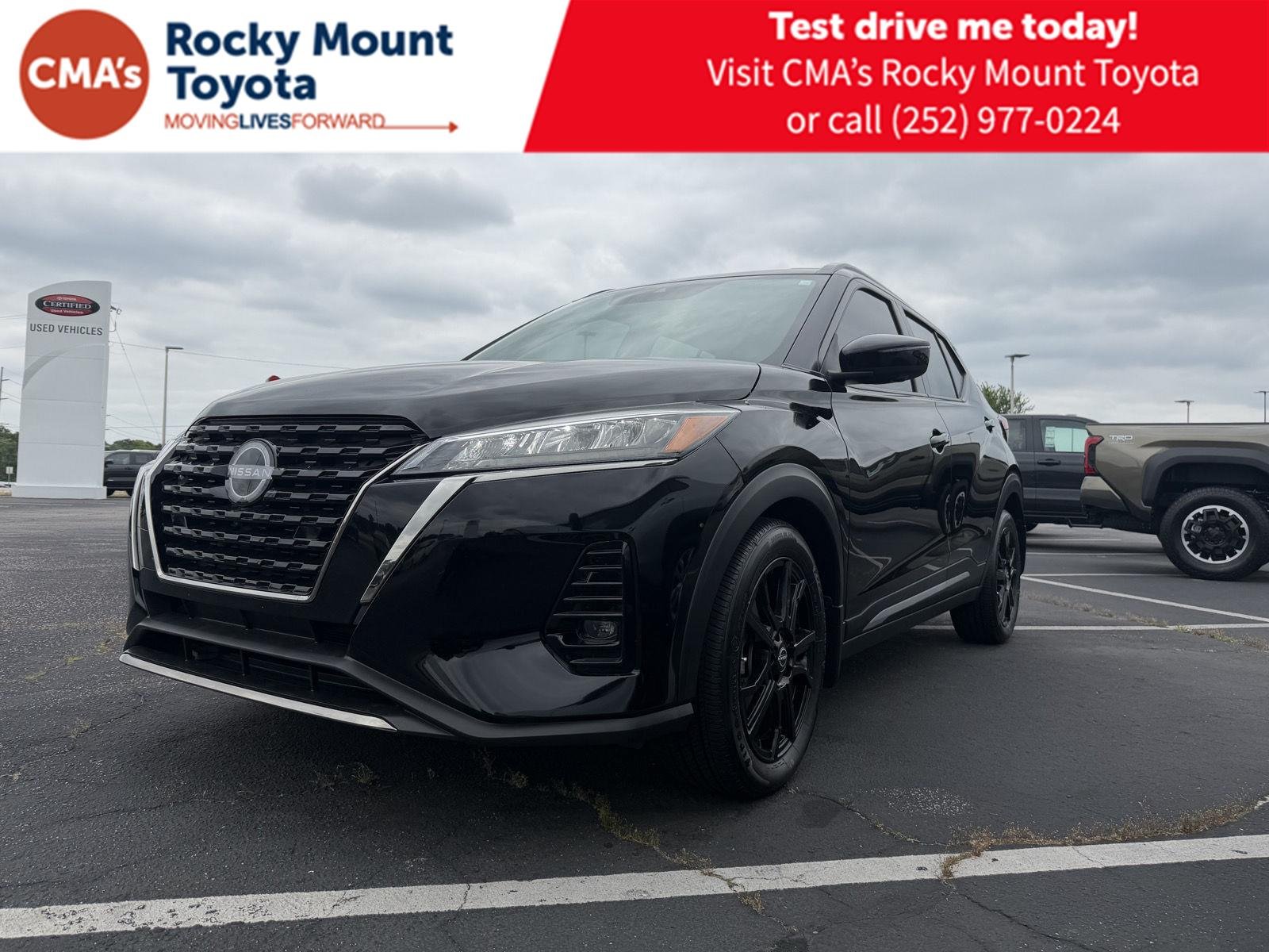 Used 2024 Super Black Nissan SR image 3