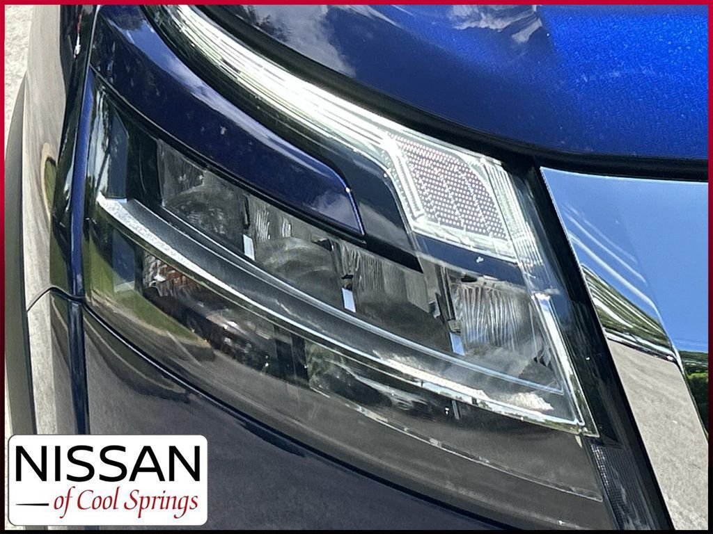 Used 2023 Blue Nissan Platinum image 10