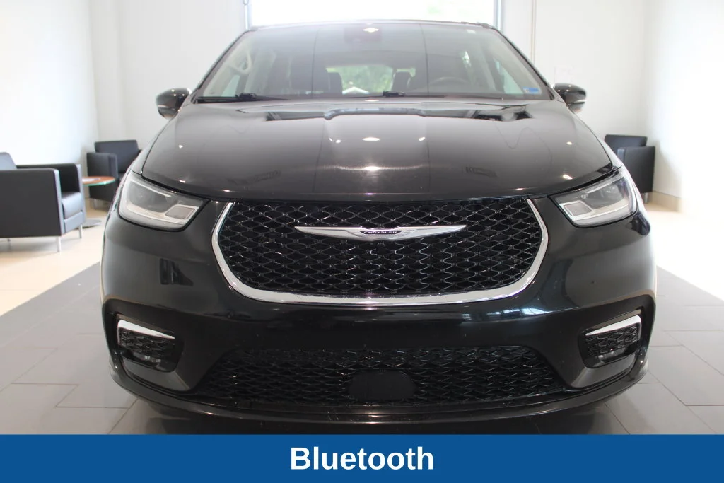 Used 2024 Black Chrysler Touring L image 14