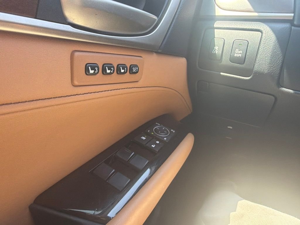 Used 2014 Black Lexus 350 image 14