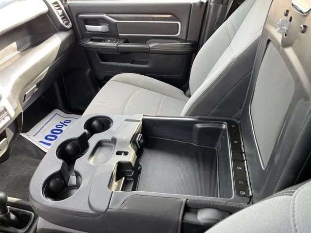 2024 RAM Ram 3500 Chassis Cab SLT - Photo 37