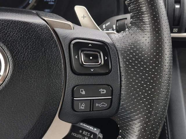 Used 2020 Ultra White Lexus 300 image 24