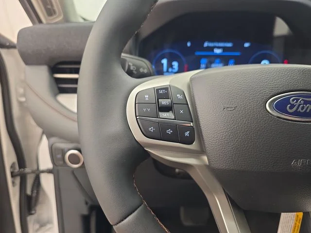New 2026 Star White Metallic Tri-Coat Ford Active image 36