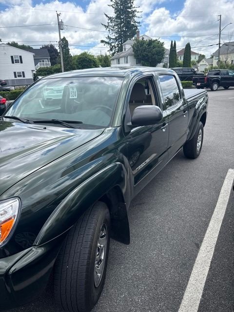 Used 2014 Green Toyota Base image 4