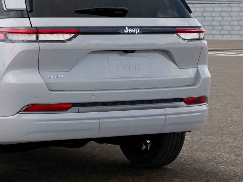 New 2026 Bright White Clear-Coat Exterior Paint Jeep Limited image 13