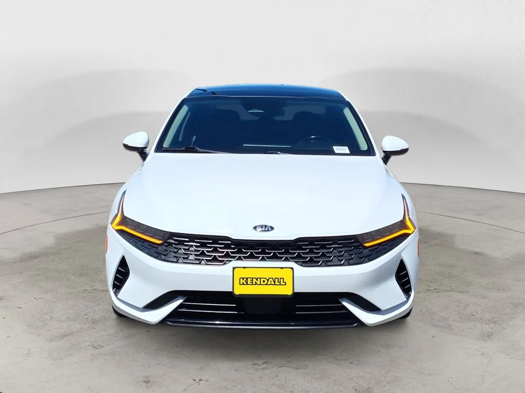 Used 2021 White Kia EX image 8