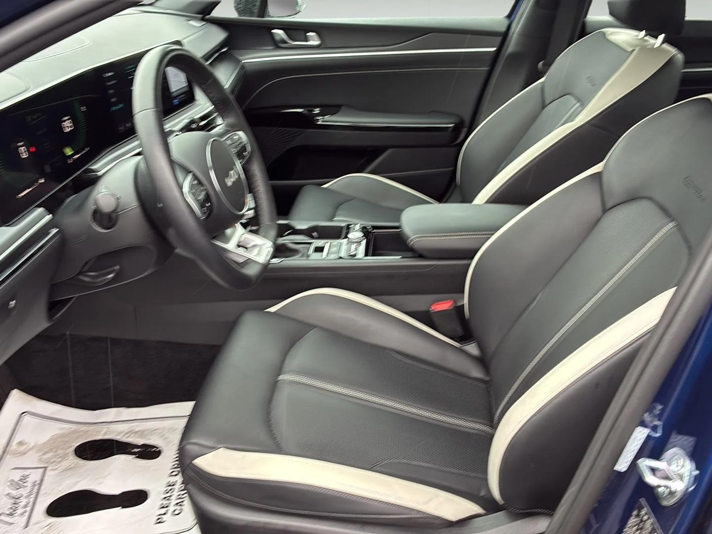Used 2025 Yacht Blue Kia GT-Line image 21
