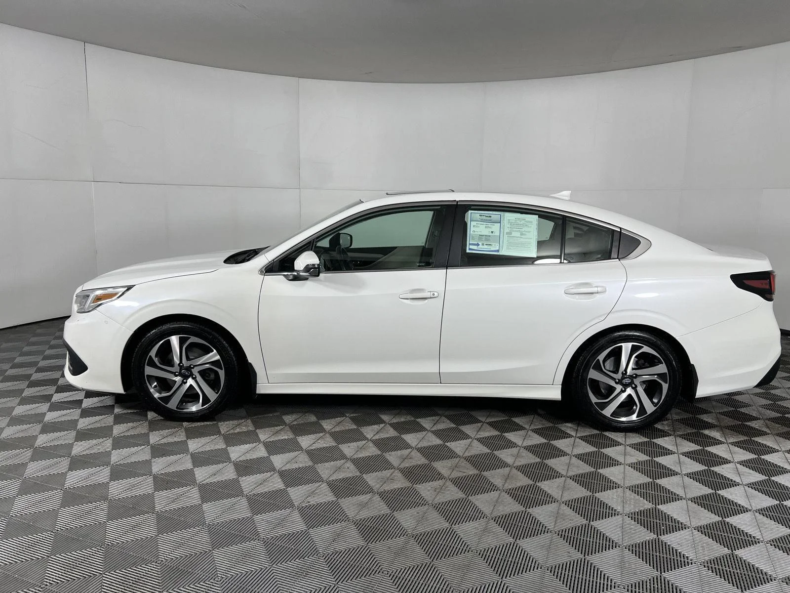 Used 2022 Wh Subaru Limited image 39