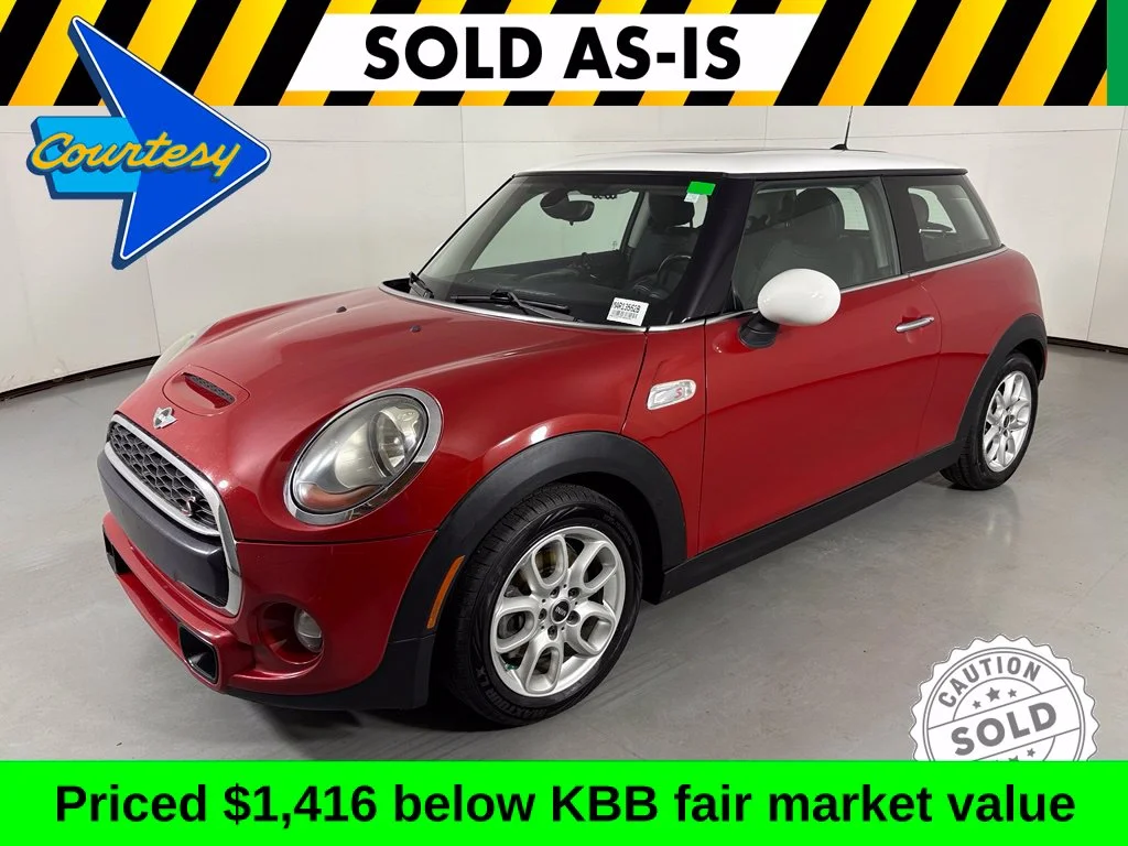 Used 2015 Red MINI Base image 4