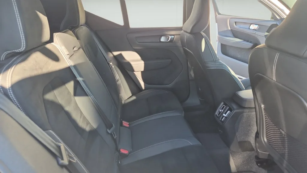 Used 2023 White Volvo Twin Plus image 9