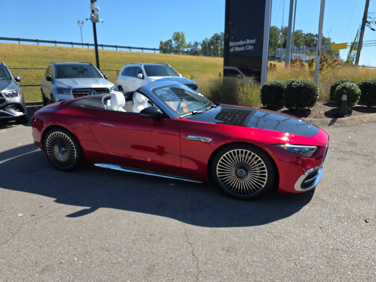 Certified Used 2026 MANUFAKTUR Garnet Red Metallic (Red Ambiance) Mercedes-Benz Maybach SL 680 image 19
