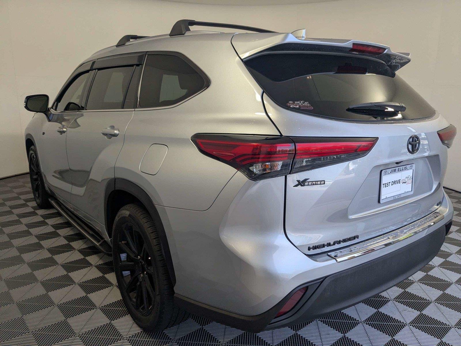Used 2021 Celestial Silver Metallic TOYOTA XLE image 7