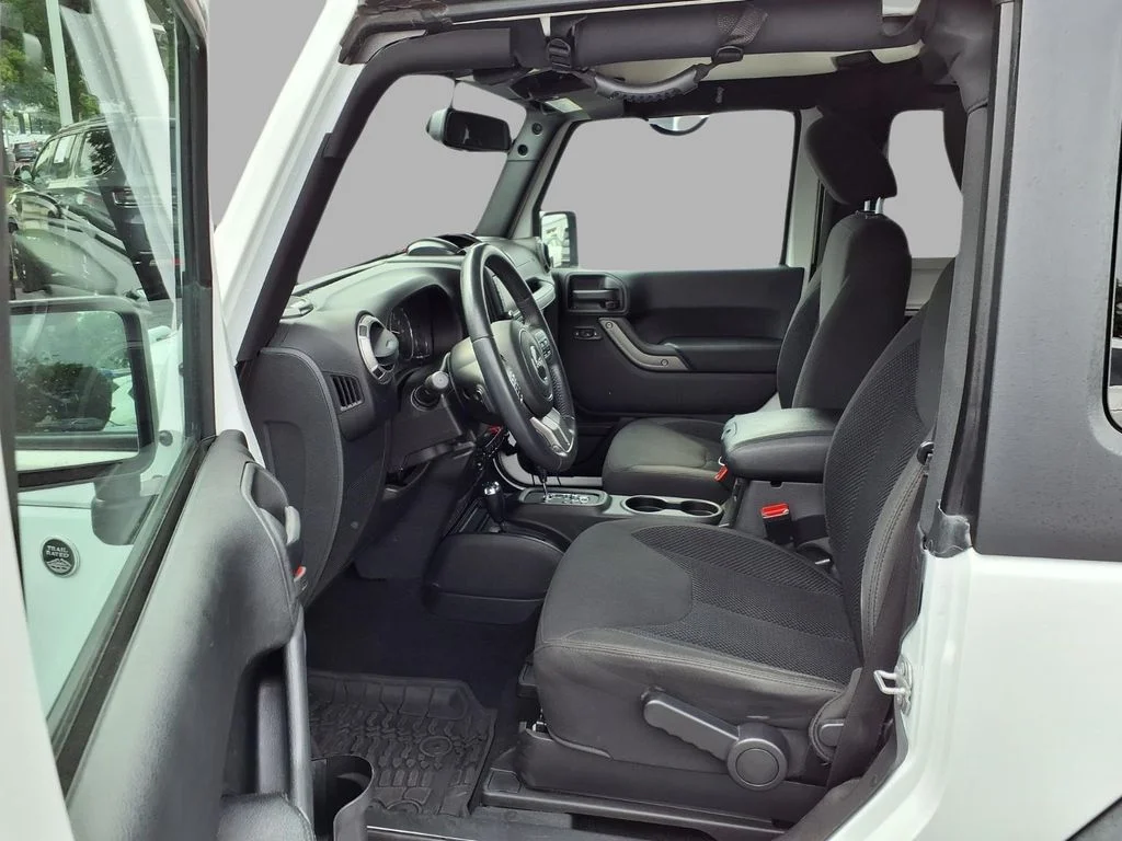 Used 2017 White Jeep Sport image 21