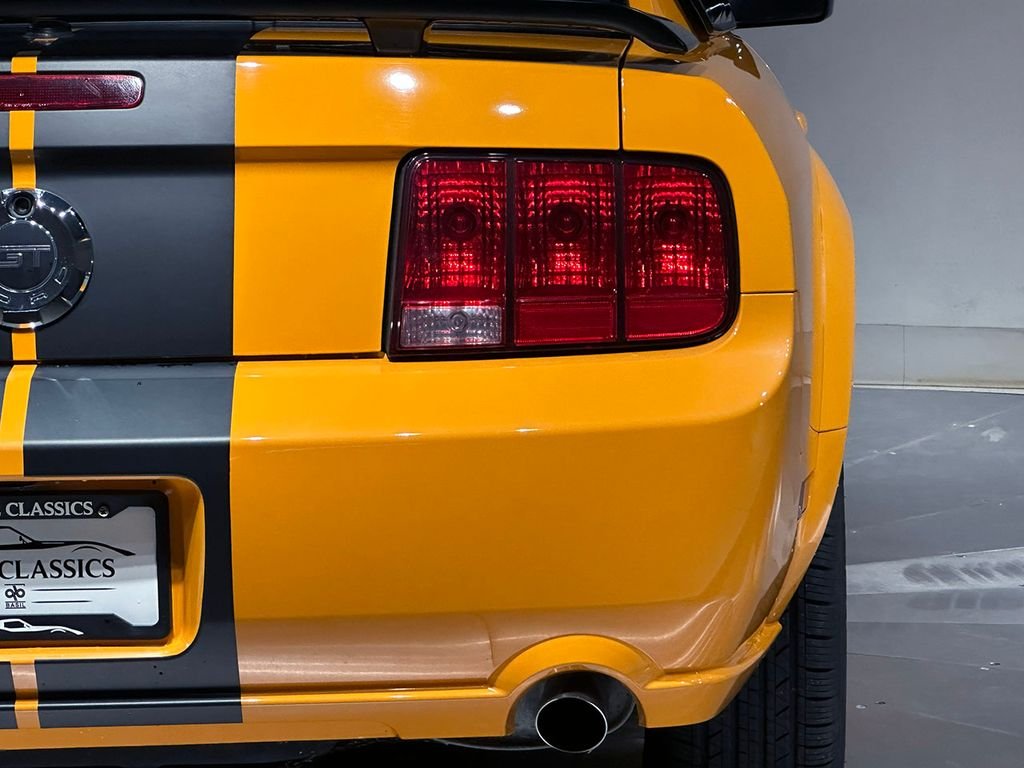 Used 2007 Orange Ford  image 9