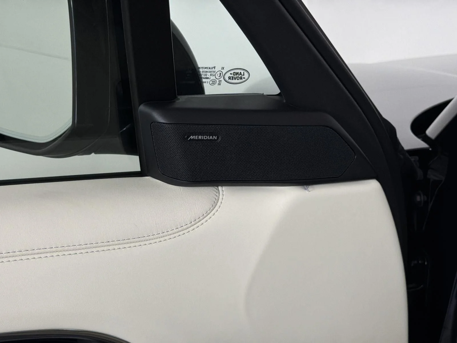 2026 Land Rover Range Rover SE - Photo 21