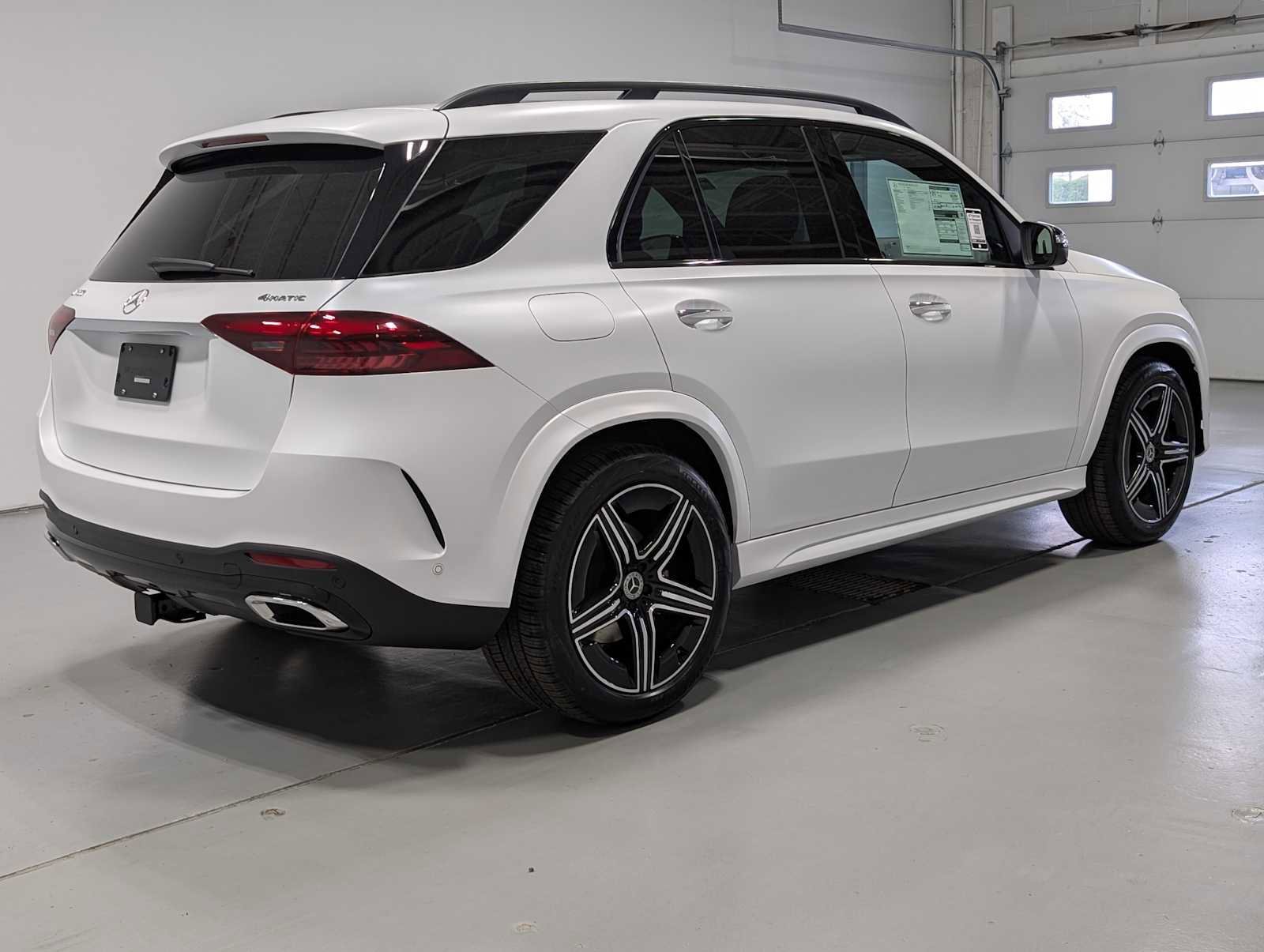 New 2026 MANUFAKTUR Moonlight White Magno Mercedes-Benz GLE 450 image 8