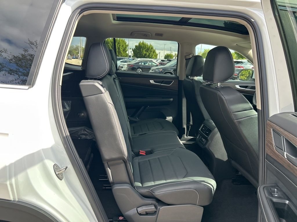New 2026 White Volkswagen 2.0T SEL image 48