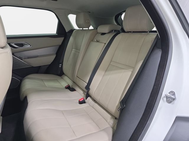 Used 2018 Fuji White Land Rover SE R-Dynamic image 13