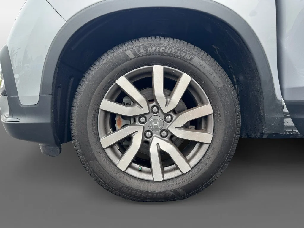 Certified Used 2019 Silver Honda EX-L image 14