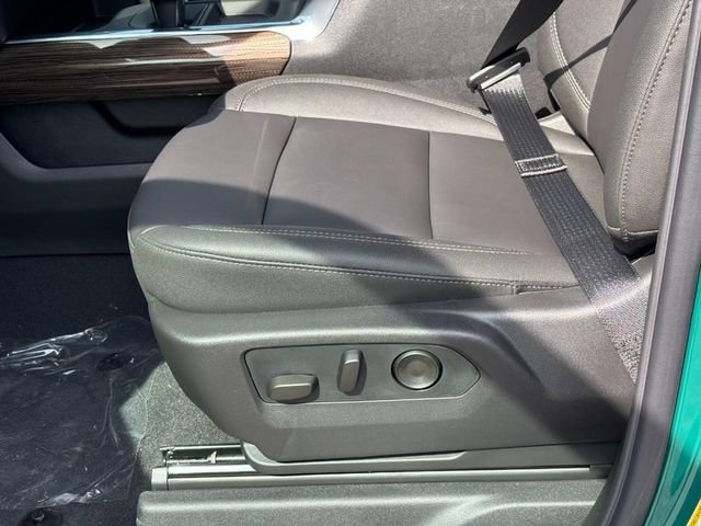 New 2026 Special Exterior Color Chevrolet LT image 10