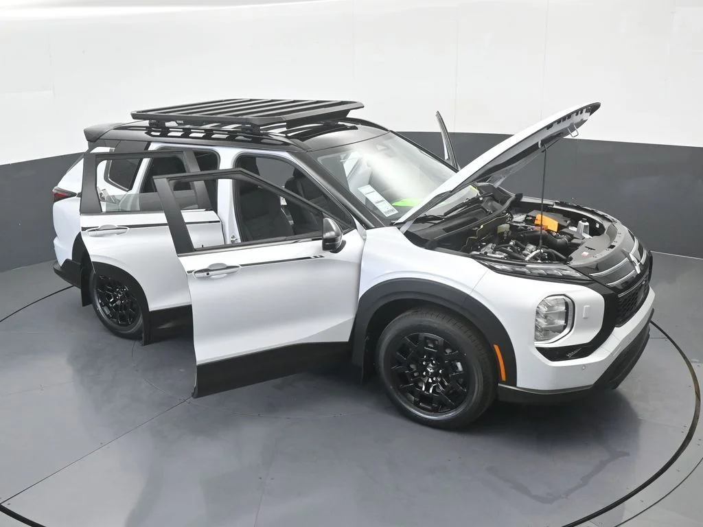 New 2026 White Mitsubishi Trail Edition image 79