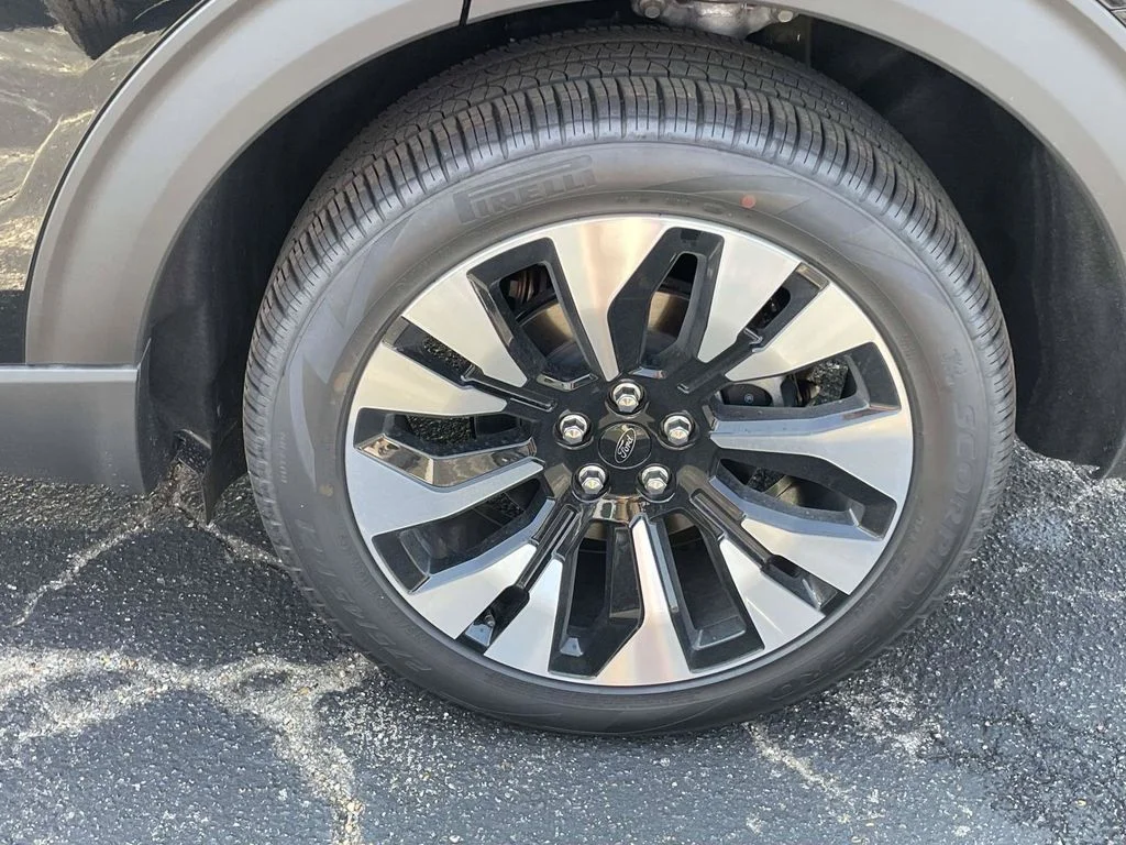New 2026 Agate Black Metallic Ford Platinum image 9