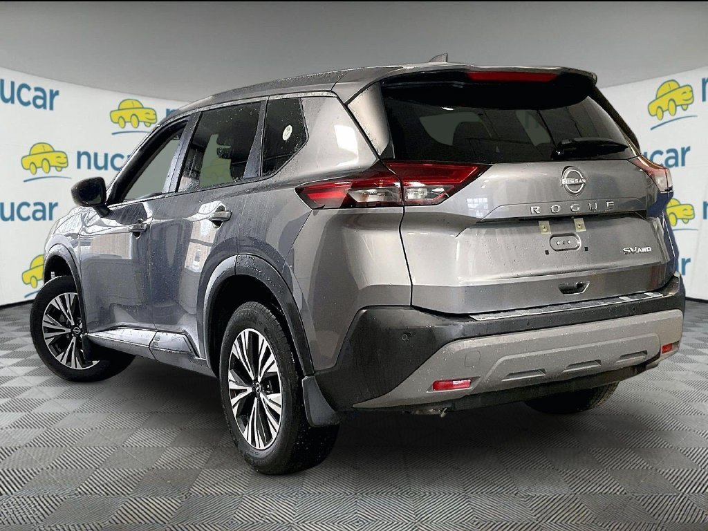 Used 2023 Gray Nissan SV image 4