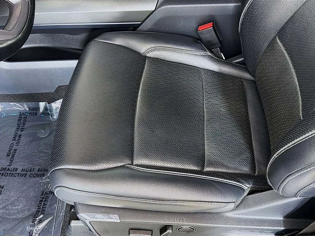 Used 2024 Carbonized Gray Metallic Ford Lariat image 25