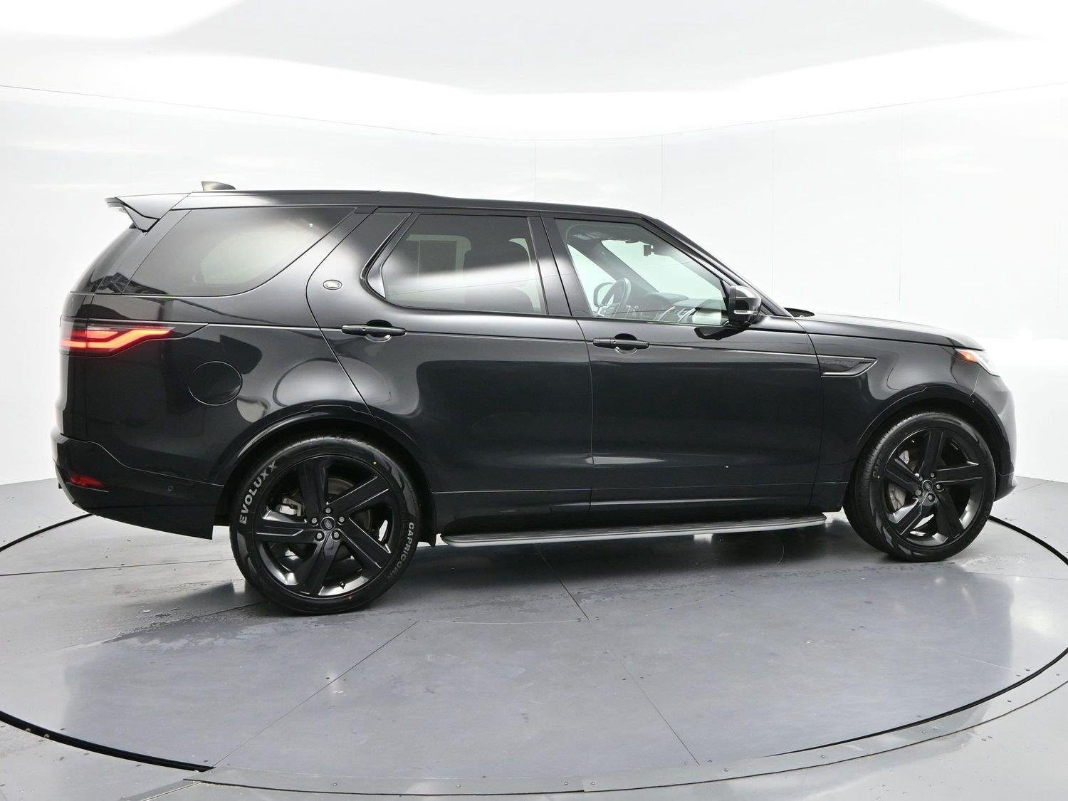 Used 2023 Black Land Rover S R-Dynamic image 8