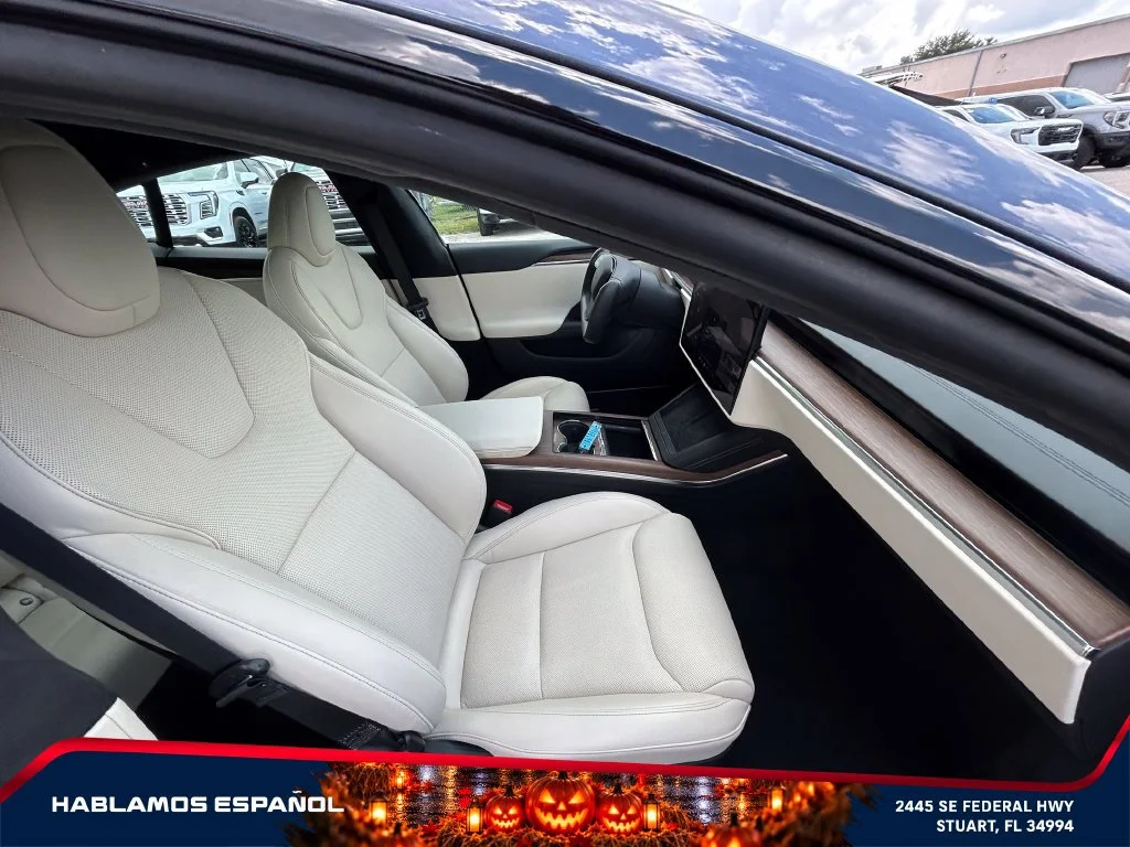 Used 2022  Tesla AWD image 20