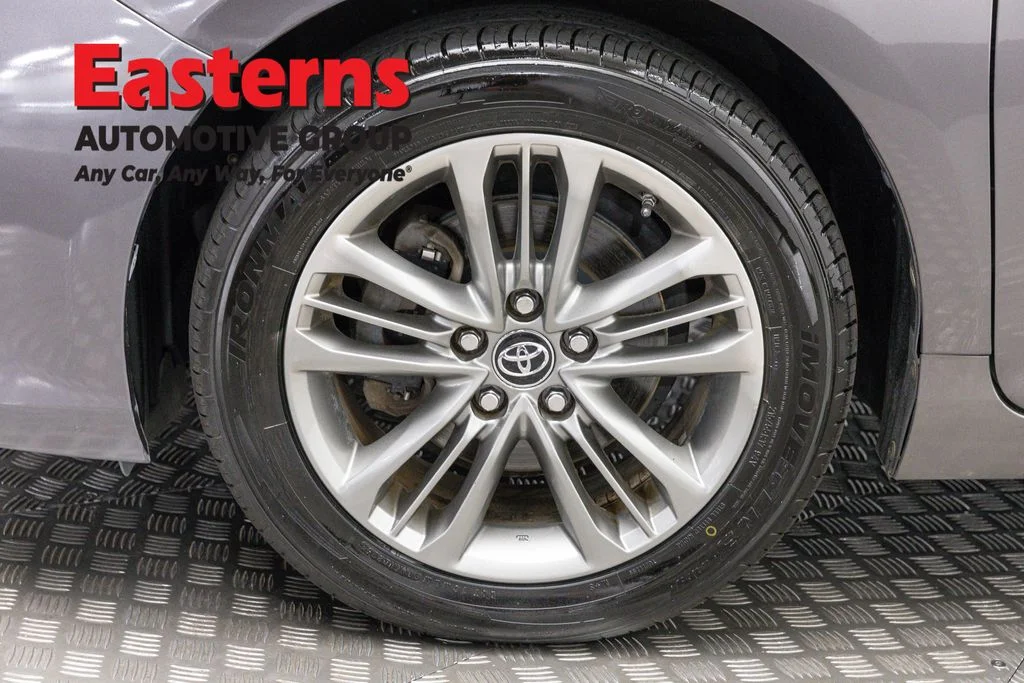 Used 2016 Gray Toyota SE image 31