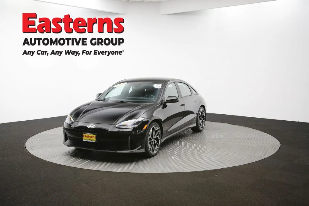Used 2023 Black Hyundai SEL image 54