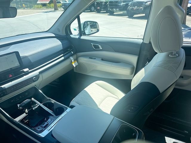 New 2026 Ivory Silver Kia EX image 24