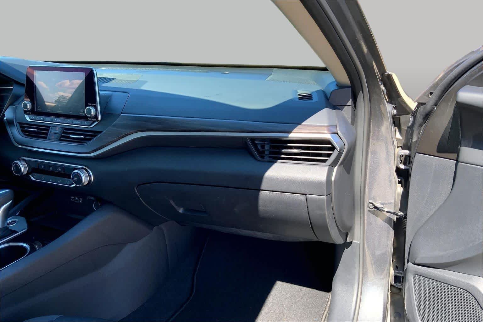 Used 2024 Gun Metallic Nissan 2.5 SV image 18