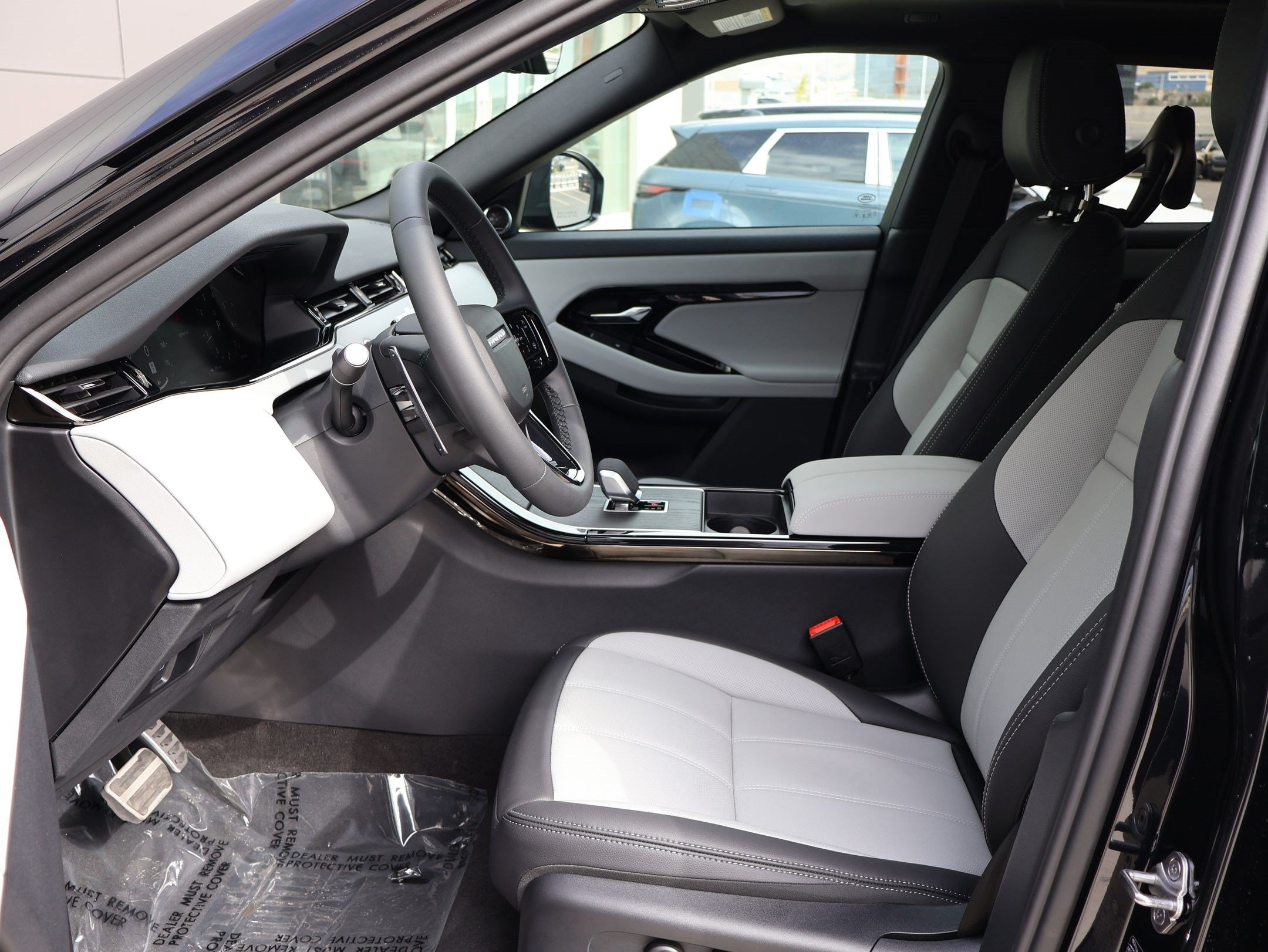 New 2026 Santorini Black LAND ROVER Hoxton Edition image 18