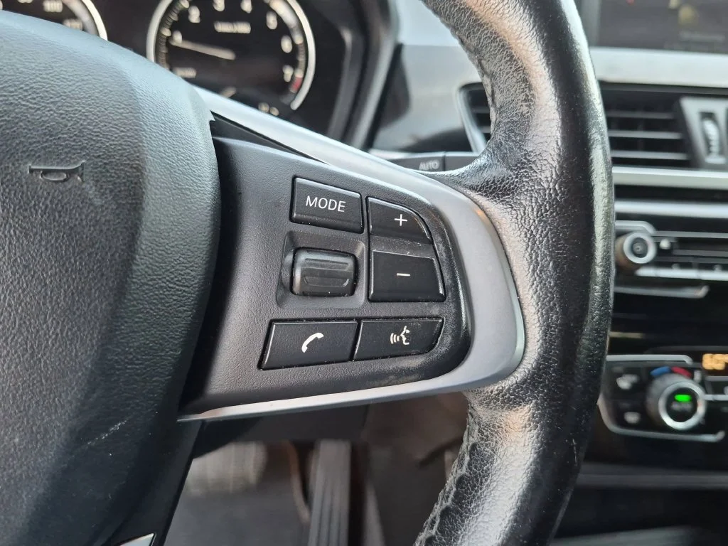 Used 2018 Black BMW sDrive28i image 21