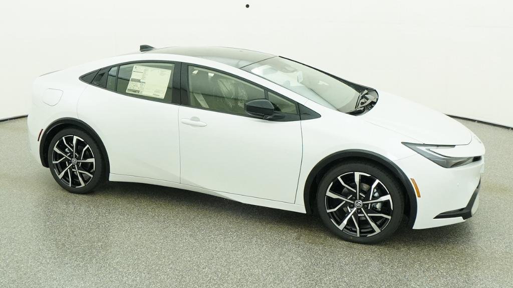 New 2026 Wind Chill Pearl Toyota XSE image 13