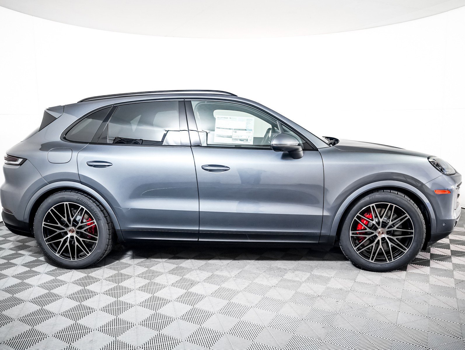 2026 Porsche Cayenne S - Photo 11