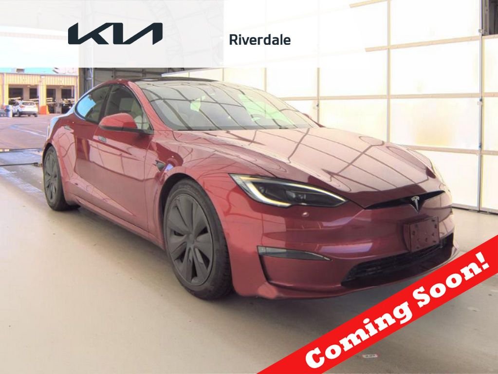 Used 2023 Red Tesla Standard Range image 1