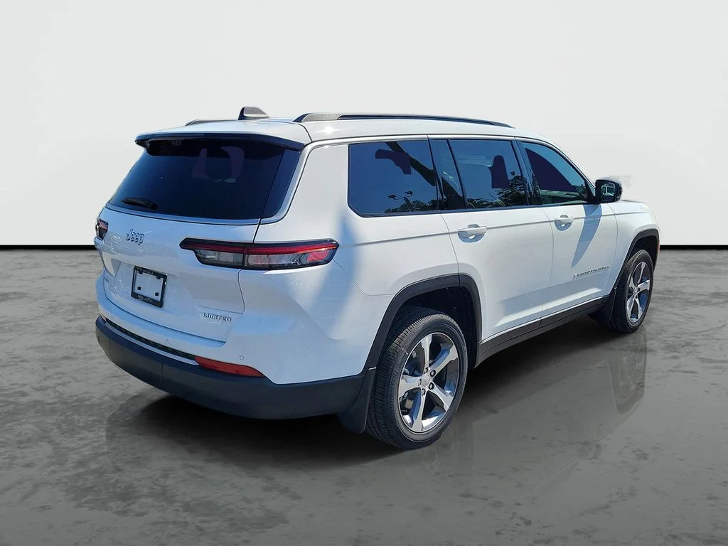 New 2026 Bright White Clear-Coat Exterior Paint Jeep Limited image 2