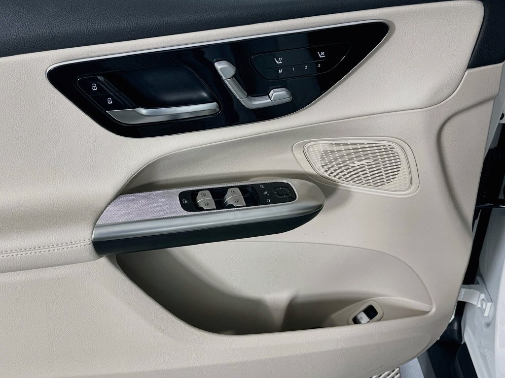 New 2027 Polar White Mercedes-Benz GLC 300 Coupe image 18