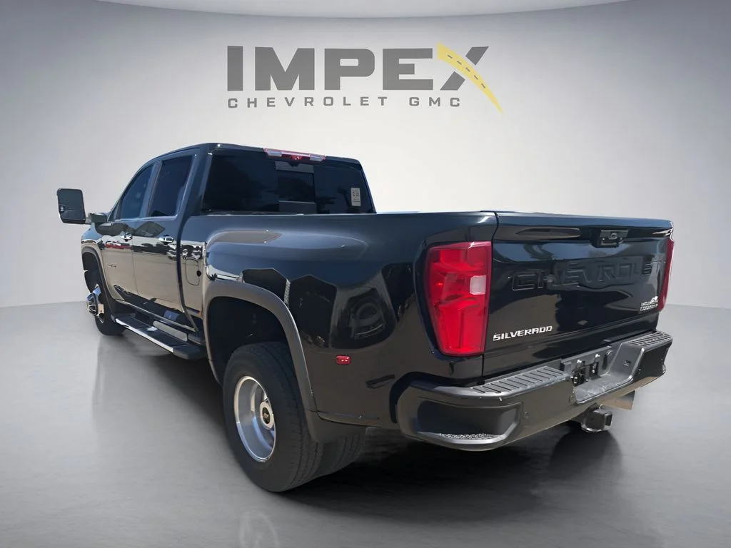 Used 2023 Black Chevrolet High Country image 2
